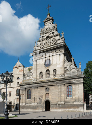 Kirche der ehemaligen Bernhardiner-Kloster in Lemberg (Ukraine) Stockfoto