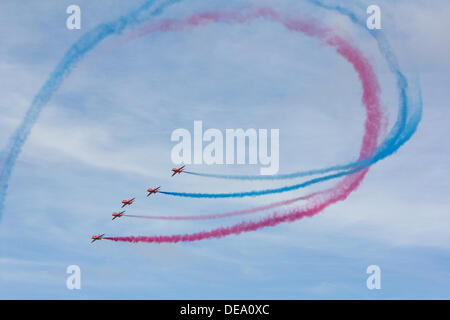 Southport, England. 14. September 2013. Die Kunstflugstaffel der Royal Air Force, The Red Arrows anzeigen in Southport Airshow auf Samstag, 14. September 2013. Bildnachweis: Christopher Middleton/Alamy Live-Nachrichten Stockfoto