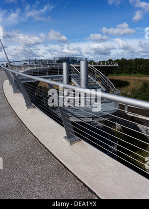 Brücke im Naturschutzgebiet Stellmoorer Tunneltal, Hamburg, Deutschland Stockfoto