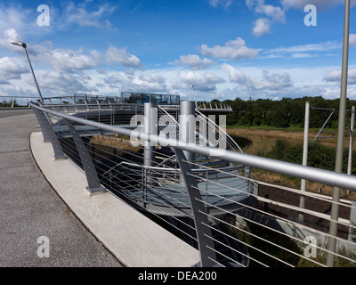 Brücke im Naturschutzgebiet Stellmoorer Tunneltal, Hamburg, Deutschland Stockfoto