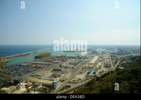 Blick auf Barcelonas Hafen gesehen von Montjuic Stockfoto