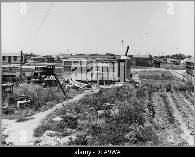 Flughafen-Darm-Trakt, in der Nähe von Modesto, Stanislaus County, Kalifornien. Ein anderes Haus, besonders schlecht für die KI... 521629 Stockfoto