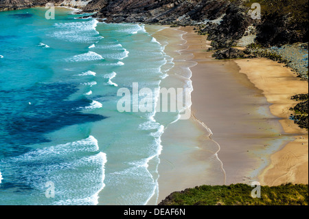 Meer Surfen in einer sandigen Bucht, Tranarossan Bay, County Donegal, Republik Irland, Europa Stockfoto