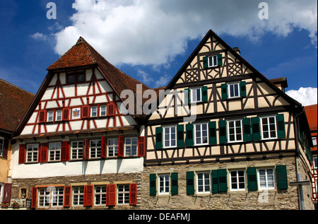 Kocherfront, historische Ensemble von Fachwerkhäusern am Kocher-Fluss in der Altstadt von Schwäbisch Stockfoto