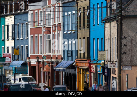 Häuser an der Hauptstraße, Bantry, County Cork, Irland Stockfoto