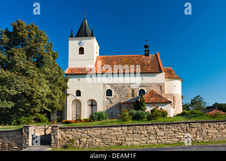 Kirche St. Peter und Paul, geschützte Denkmal, Niklasdorf, Znojmo Bezirk, Südmähren, Tschechische Republik, Europa Stockfoto