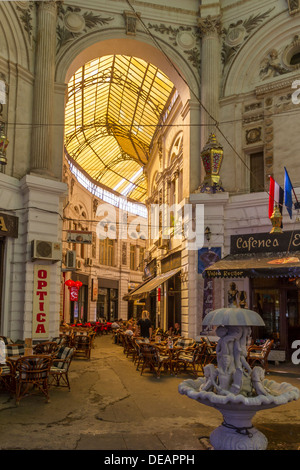 Rumänien Bukarest, Macca-Vilacrosse Arcade Stockfoto