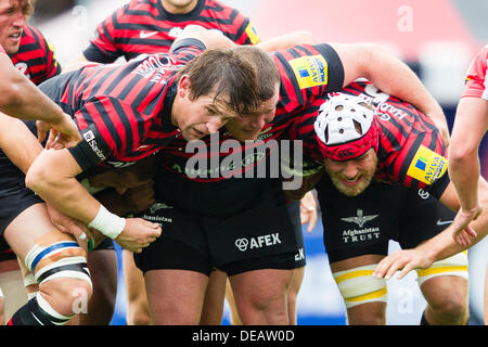 London, UK. 15. September 2013.  Sarazenen Spieler auf der Vorderseite eine Maul. Aktion von Sarazenen Vs Gloucester während der Aviva Premiership Runde 2 Matches gespielt bei Allianz Park, London Credit: Graham Wilson/Alamy Live News Stockfoto