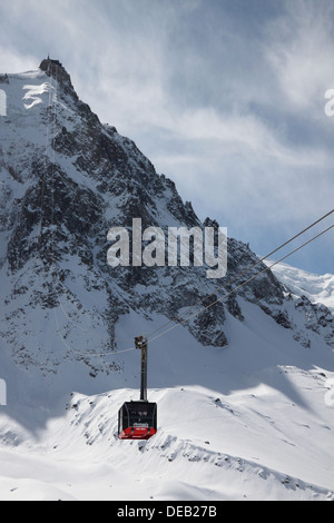 Eine Seilbahn in den Bergen, Frankreich. Stockfoto