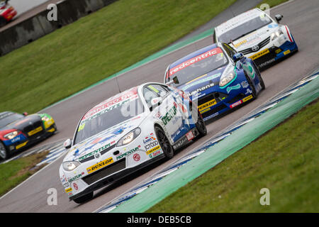 Rockingham, UK. 15. September 2013. BTCC Renntag in Rockingham in UK Credit: Steven Reh/Alamy Live News Stockfoto