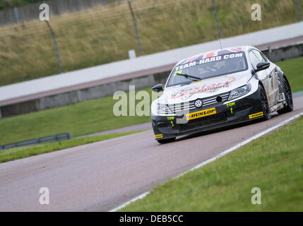 Rockingham, UK. 15. September 2013. BTCC Renntag in Rockingham in UK Credit: Steven Reh/Alamy Live News Stockfoto