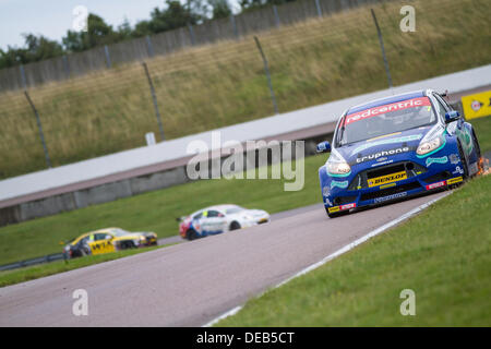 Rockingham, UK. 15. September 2013. BTCC Renntag in Rockingham in UK Credit: Steven Reh/Alamy Live News Stockfoto