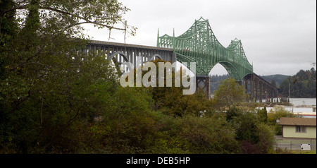 Coos Bay hat eine düstere Atmosphäre in einem trüben regnerischen Tag Stockfoto