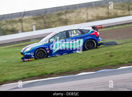 Rockingham, UK. 15. September 2013. BTCC Renntag in Rockingham in UK Credit: Steven Reh/Alamy Live News Stockfoto