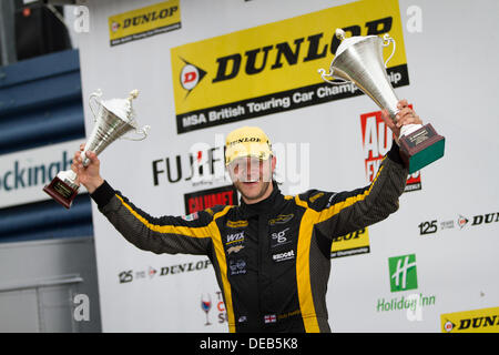 Rockingham, UK. 15. September 2013. BTCC Renntag in Rockingham in UK Credit: Steven Reh/Alamy Live News Stockfoto