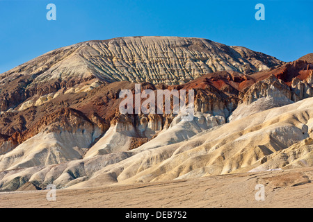 Hügel auf dem Ansatz zu Künstlern fahren von Badwater Road, Death Valley, Kalifornien, USA. JMH5379 Stockfoto