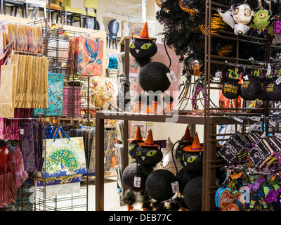 Halloween Display im Pier 1 Imports, NYC Stockfoto