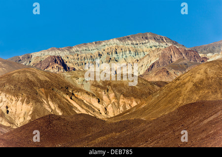 Hügel auf dem Ansatz zu Künstlern fahren von Badwater Road, Death Valley, Kalifornien, USA. JMH5382 Stockfoto