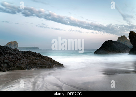 Abenddämmerung Kynance Cove auf die Eidechse in Cornwall Stockfoto