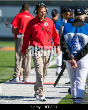 Berkeley, CA, USA. 14. September 2013. Ohio State Buckeyes Cheftrainer Urban Meyer während der NCAA Football-Spiel zwischen den Ohio State Buckeyes und California Golden Bears im Memorial Stadium in Berkeley CA. Ohio State besiegt Cal 52-34. © Cal Sport Media/Alamy Live-Nachrichten Stockfoto