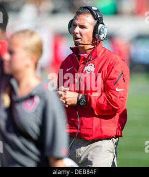 Berkeley, CA, USA. 14. September 2013. Ohio State Buckeyes Cheftrainer Urban Meyer während der NCAA Football-Spiel zwischen den Ohio State Buckeyes und California Golden Bears im Memorial Stadium in Berkeley CA. Ohio State besiegt Cal 52-34. © Cal Sport Media/Alamy Live-Nachrichten Stockfoto