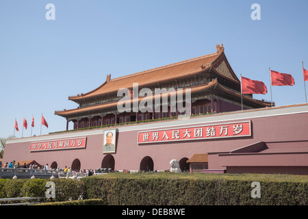 Platz des himmlischen Friedens, Tor des himmlischen Friedens mit Mao Porträt, Peking, China. Stockfoto