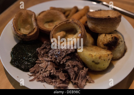 Sonntagsbraten Sie Abendessen Kartoffeln Fleisch Nahrungsquelle Stockfoto