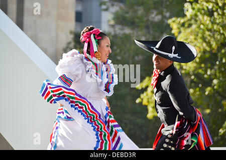 Toronto, Kanada. 14. September 2013. 203. Jubiläum der mexikanischen Unabhängigkeit - Toronto © Nisarg Fotografie/Alamy Live-Nachrichten Stockfoto