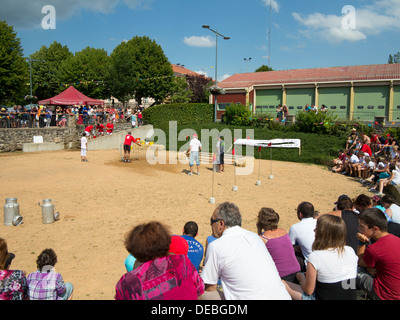 Die Fete du Lait, Festival of Milk, für die Gemeinde Siaugues-Ste-Marie, Haut Loire, Auvergne, Frankreich Stockfoto