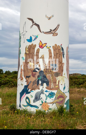 NATURSCHUTZ-BILDER UND GEMÄLDE AUF DER BASIS VON EINEM WIND TURBINE FINDHORN FOUNDATION ÖKODORF SCHOTTLAND Stockfoto