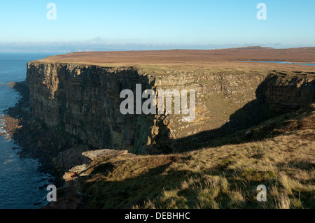 Felsen auf der Westseite des Dunnet Head, in der Nähe von Thurso, Caithness, Schottland, UK. Stockfoto