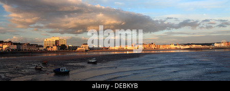 Sonnenuntergang über der Promenade, Weston Super Mare Stadt, Kanal von Bristol, Somerset County, England, UK Stockfoto