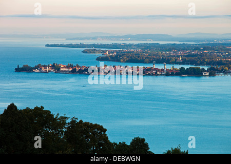 Blick über Lindau und den Bodensee vom Pfänder-Berg in den frühen Morgenstunden, Bregenz, Vorarlberg, Österreich Stockfoto