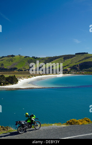 Abenteuer Motorrad, Otago Harbour Eingang und Aramoana Strand, Dunedin, Otago, Südinsel, Neuseeland Stockfoto