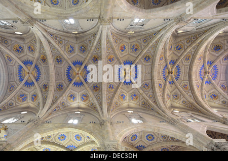 Innenraum, Sterne Gewölbe des Kirchenschiffs Comer Dom, Kathedrale von Santa Maria Maggiore, Comer See, Lombardei, Italien Stockfoto