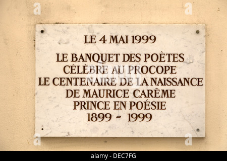 Historische Plakette vor Le Procope Restaurant in der Rue de l ' ancienne Comédie, Paris, Frankreich Stockfoto