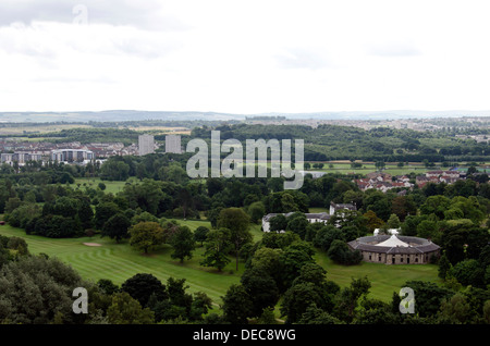 Blick nach Süden über Edinburgh, Schottland von Holyrood Park. Stockfoto