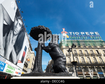 Madrid, Spanien, trägt die Statue der Erdbeerbaum an der Puerta del Sol Stockfoto