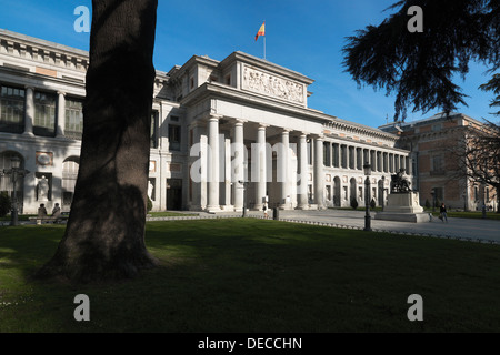 Madrid, Spanien, Diego Velazquez-Statue vor dem Museo del Prado Stockfoto