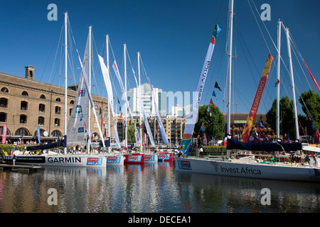 Die Clipper Round the World Race Flotte bei St Katharine Docks, London Borough of Tower Hamlets, London, England, Vereinigtes Königreich Stockfoto