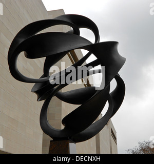 "Kontinuum" eine Skulptur von Charles O. Perry, auf den südlichen Stufen des Smithsonian Air & Space Museum in Washington, DC. Stockfoto