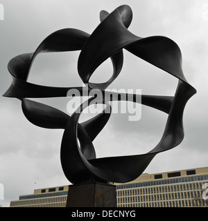 "Kontinuum" eine Skulptur von Charles O. Perry, auf den südlichen Stufen des Smithsonian Air & Space Museum in Washington, DC. Stockfoto