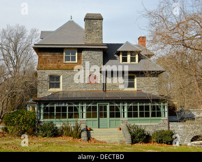 Dolobran ist ein Schindel Stilhaus in 231 Laurel Lane in Haverford, Pennsylvania. Es wurde entworfen von dem Architekten Frank Furness für Stockfoto