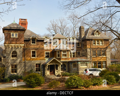 Dolobran ist ein Schindel Stilhaus in 231 Laurel Lane in Haverford, Pennsylvania. Es wurde entworfen von dem Architekten Frank Furness für Stockfoto