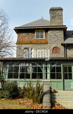 Dolobran ist ein Schindel Stilhaus in 231 Laurel Lane in Haverford, Pennsylvania. Es wurde entworfen von dem Architekten Frank Furness für Stockfoto