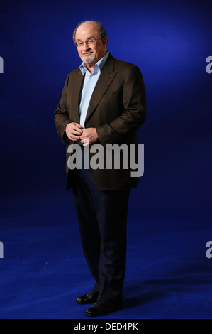 Salman Rushdie, buchen Sie britische indische Schriftsteller und Essayist, Teilnahme an der Edinburgh International Festival 2013. Stockfoto