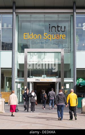 Eingang zu Eldon Square Shopping Centre, Newcastle, North East England, Großbritannien Stockfoto