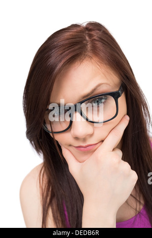 Hautnah am denken Brünette mit Brille Stockfoto