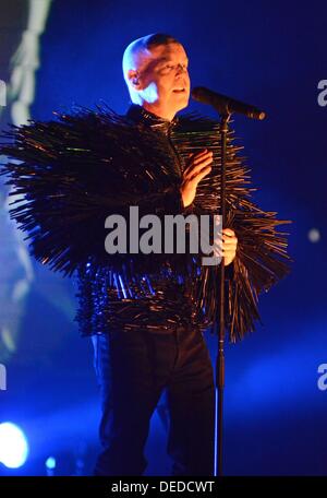 New York, NY. 16. September 2013. Neil Tennant in Anwesenheit für PET SHOP BOYS Konzert, Beacon Theatre, New York, NY 16. September 2013. © Derek Sturm/Everett Collection/Alamy Live-Nachrichten Stockfoto