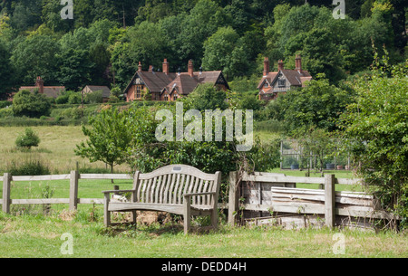 HAMBLEDEN, BUCKINGHAMSHIRE, Großbritannien - 30. JUNI 2008: Blick auf das hübsche Dorf Stockfoto